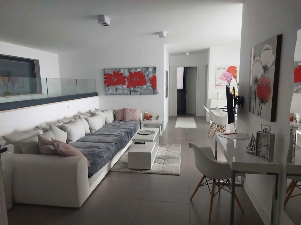 Apartment In Njivice - Insel Krk 43955 Croatia