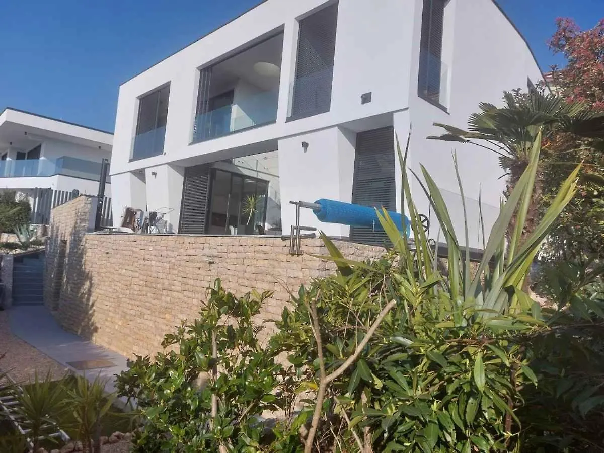Apartment In Njivice - Insel Krk 43955