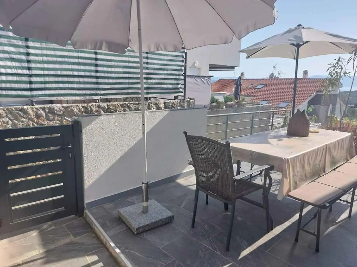 Apartment In Njivice - Insel Krk 43955 0*,